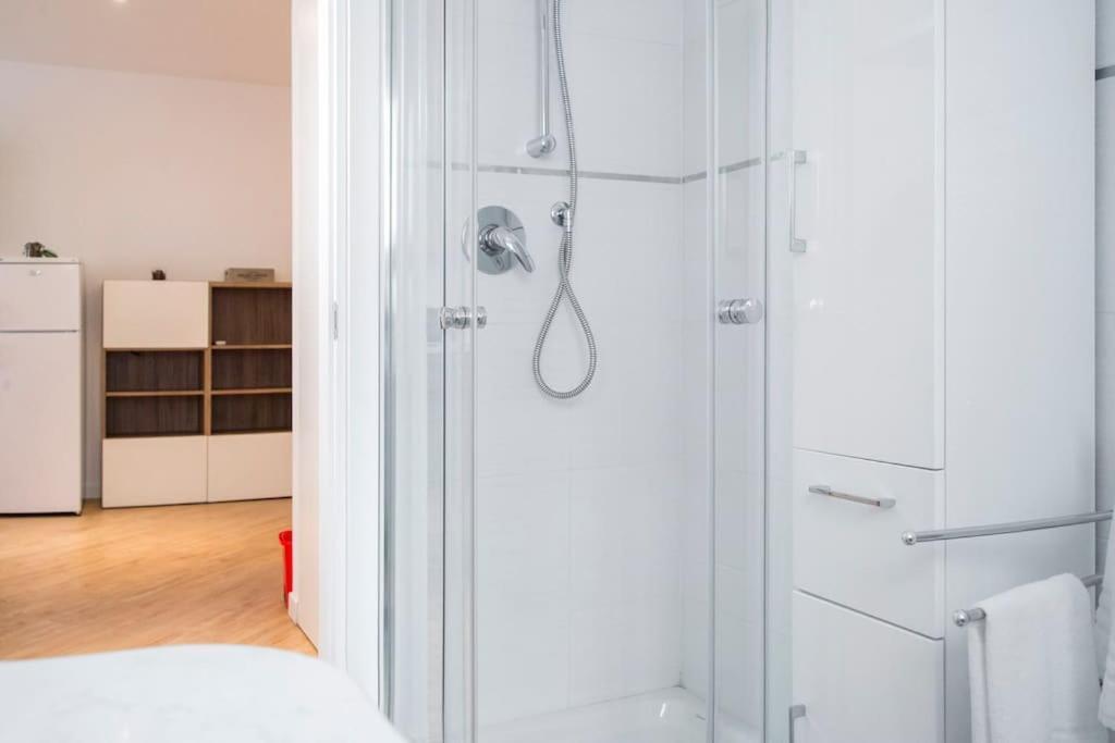 B&B Gocciadoro 26 Nuovo, Climatizzato, Zona Ospedale, Posto Auto Trento Dış mekan fotoğraf