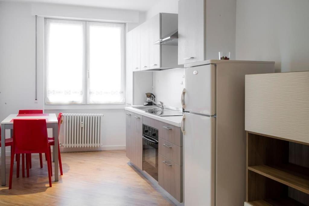 B&B Gocciadoro 26 Nuovo, Climatizzato, Zona Ospedale, Posto Auto Trento Dış mekan fotoğraf